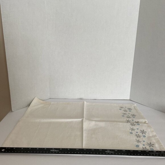 Department 56 Time to Celebrate 100% Cotton Towels (2)  Embroidered Snowflakes - Picture 8 of 10